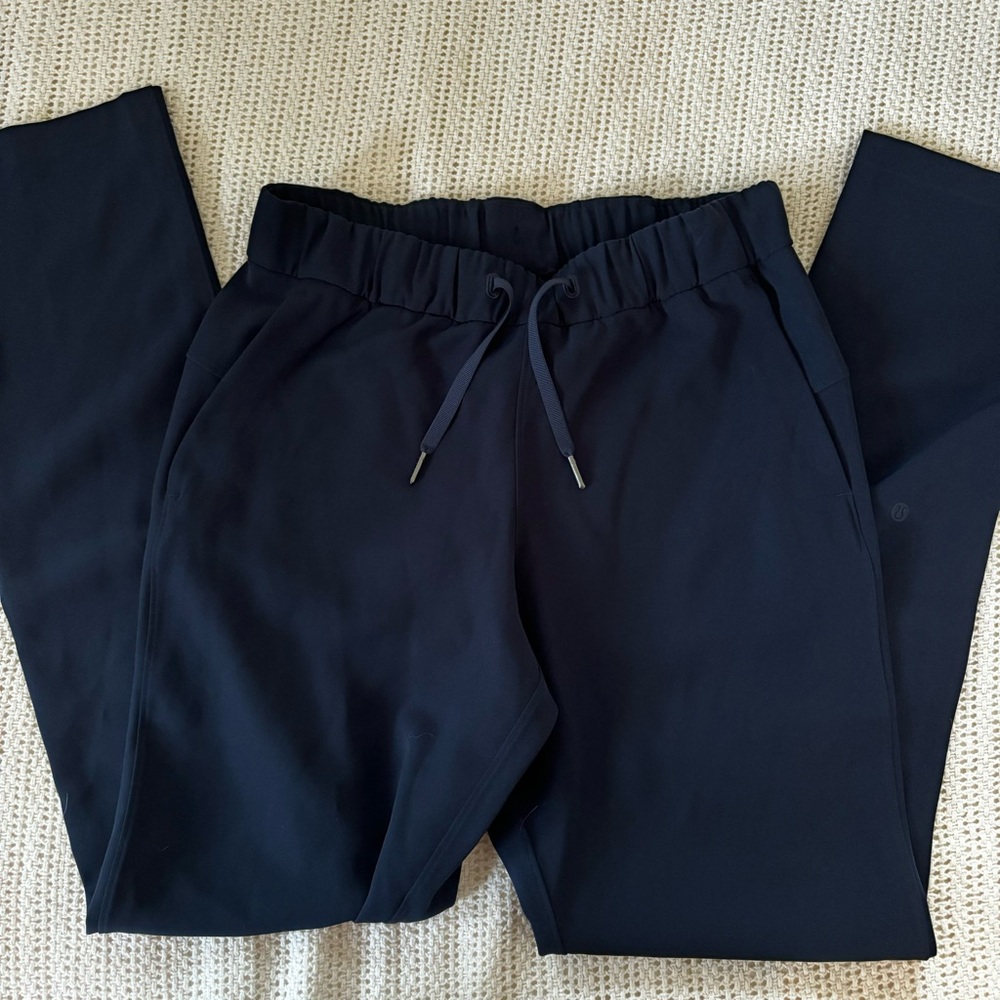 Lululemon On The Fly Pant in Navy Size 6